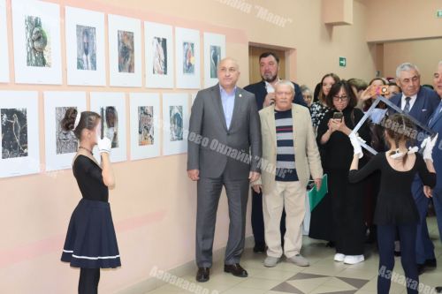 Азнакай үзенең Бөек улын данлады