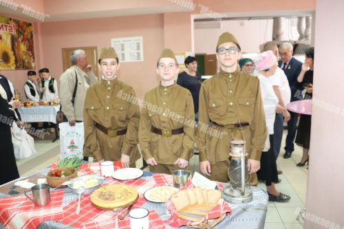 Азнакай үзенең Бөек улын данлады