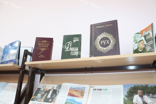Азнакай үзенең Бөек улын данлады