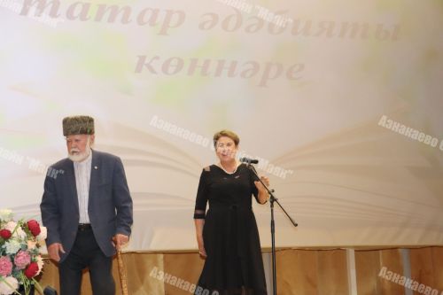 Азнакай үзенең Бөек улын данлады