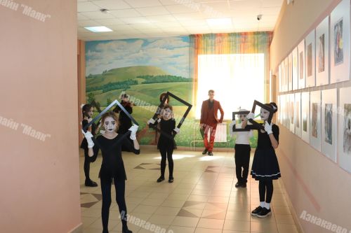 Азнакай үзенең Бөек улын данлады
