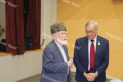 Азнакай үзенең Бөек улын данлады