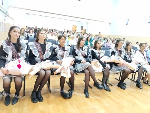Азнакайда Соңгы кыңгырау бәйрәме үтте