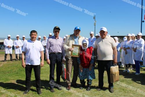 Азнакай районында сыер савучылар һәм төхнологлар бәйгесе үтте
