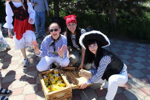Пиратские приключения и творчество на природе: как прошёл детский праздник в Культурном центре