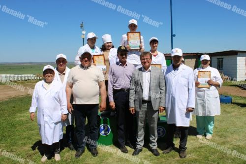 Азнакай районында сыер савучылар һәм төхнологлар бәйгесе үтте