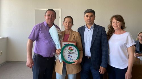 В Азнакаево чествовали лучших почтальонов
