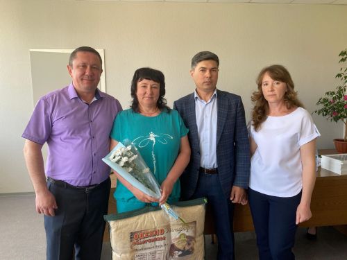 В Азнакаево чествовали лучших почтальонов