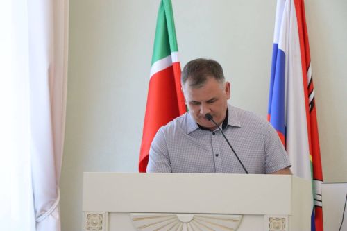 Азнакайда ике үсмер исерек килеш руль артына утырган