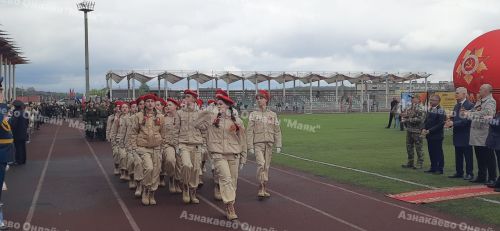 Азнакайда Җиңү көненә багышланган парад үтте