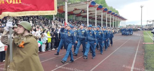 Азнакайда Җиңү көненә багышланган парад үтте