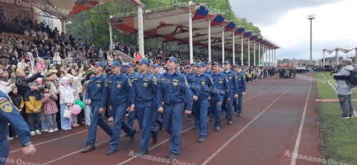 Азнакайда Җиңү көненә багышланган парад үтте