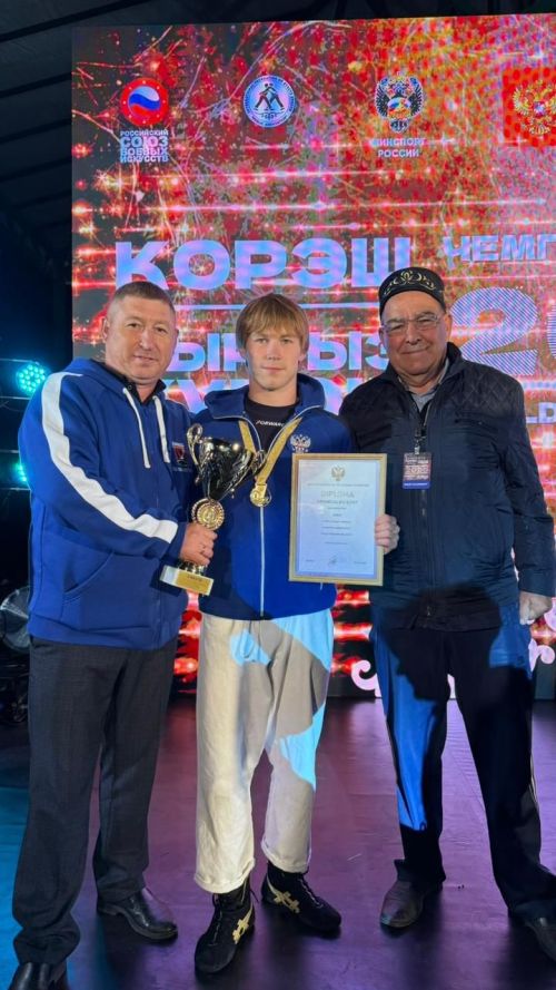 Азнакай көрәшчесе икенче тапкыр дөнья чемпионы булды