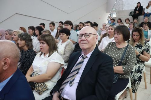 Медики района получили заслуженные награды