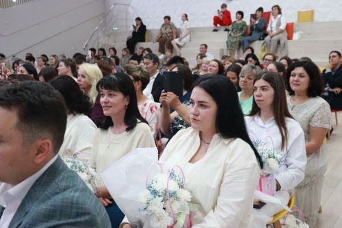 Медики района получили заслуженные награды