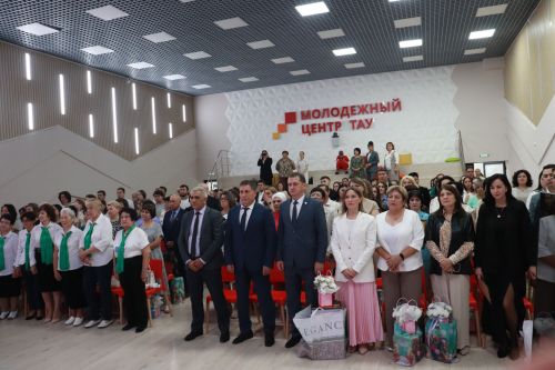 Медики района получили заслуженные награды