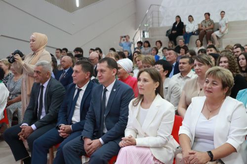 Медики района получили заслуженные награды