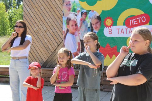 «Танцевальный марафон объединил поколения в парке Тарсус»
