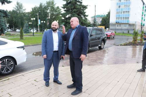 Депутат госдумы Руслан Гаджиев посетил строительные объекты в нашем городе