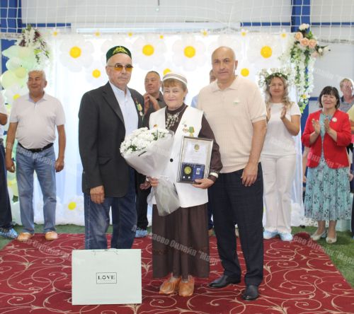 Азнакайда Гаилә, мәхәббәт һәм тугрылык көнен бәйрәм иттеләр