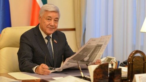 Россиянең Дәүләт флагы көне белән! Ф. Х. Мөхәммәтшиннан котлау