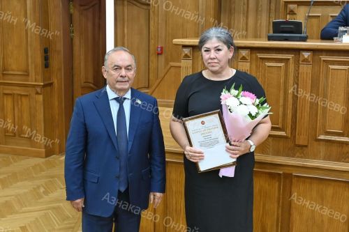 В Госсовете Татарстана наградили лучших муниципальных служащих