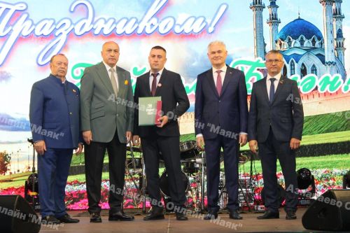 Азнакайлылар Республика, Шәһәр, Нефтьчеләр көннәрен бәйрәм итә