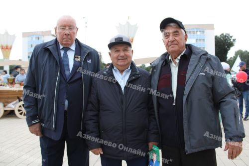 Азнакайлылар Республика, Шәһәр, Нефтьчеләр көннәрен бәйрәм итә