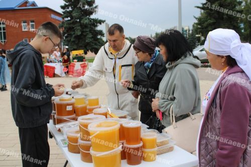 Азнакайлылар Республика, Шәһәр, Нефтьчеләр көннәрен бәйрәм итә
