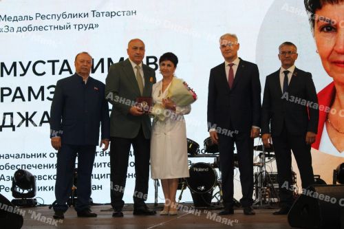 Азнакайлылар Республика, Шәһәр, Нефтьчеләр көннәрен бәйрәм итә