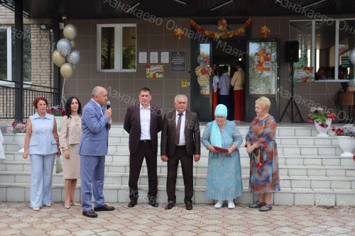 Капиталь ремонттан соң Азнакай балалар сәнгать мәктәбе ишекләрен ачты.
