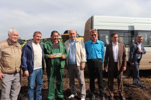 Татарстан Республикасы ТР авыл хуҗалыгы һәм азык-төлек министры Марат Җәббаров эш визиты белән Азнакай районында булды