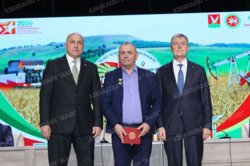 Рөстәм Нигъмәтуллин Азнакайда яңа пар казаннары бинасы төзелеше белән танышты