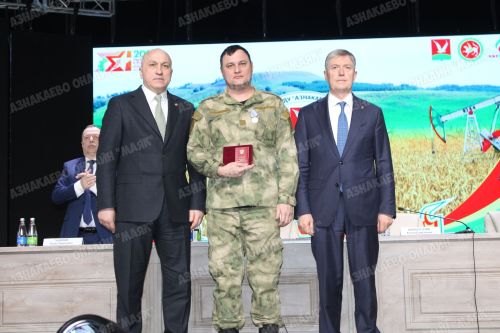 Рөстәм Нигъмәтуллин Азнакайда яңа пар казаннары бинасы төзелеше белән танышты