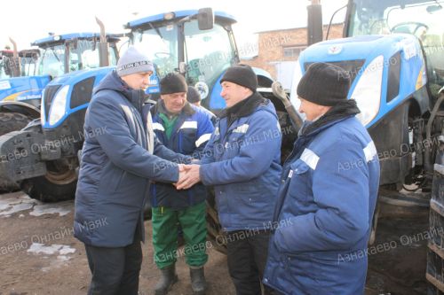Азнакайда техникаларның язгы кыр эшләренә әзерлеген тикшерделәр