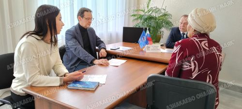 Татарстан Республикасы Дәүләт Советы депутаты Нәҗип Хаҗипов азнакайлыларны кабул итте
