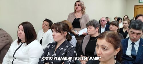 Азнакайда узган муниципаль Педагогик Совет утырышында бердәм дәүләт имтиханнарына әзерлек стратегиясе тикшерелде