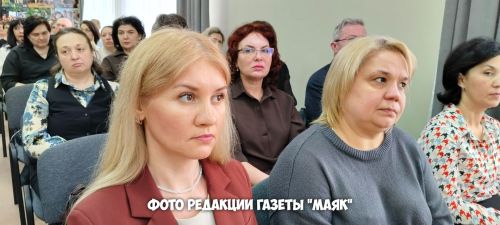 Азнакайда узган муниципаль Педагогик Совет утырышында бердәм дәүләт имтиханнарына әзерлек стратегиясе тикшерелде