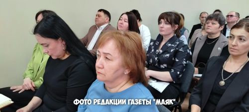 Азнакайда узган муниципаль Педагогик Совет утырышында бердәм дәүләт имтиханнарына әзерлек стратегиясе тикшерелде