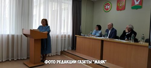Азнакайда узган муниципаль Педагогик Совет утырышында бердәм дәүләт имтиханнарына әзерлек стратегиясе тикшерелде