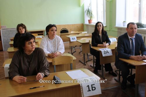 Азнакайда әти-әниләр янә парта артына утырды