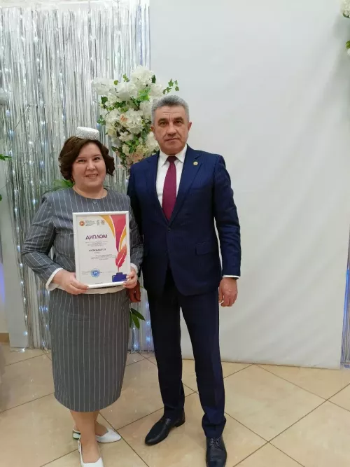 Азнакай укытучысы Бөтенроссия бәйгесе призеры булды