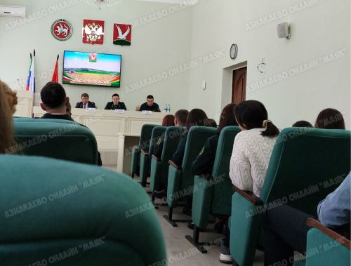 Азнакайда урман хуҗалыгының 2025 елгы эш йомгаклары, 2026 ел сезонына әзерлек мәсьәләләре каралды