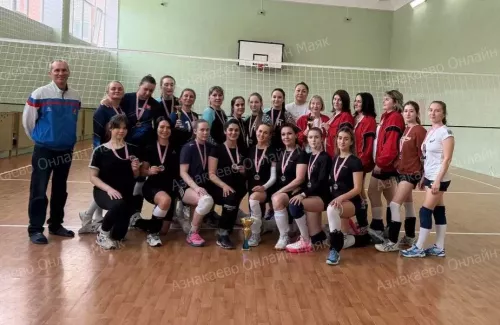 Азнакайда хатын-кызлар арасында волейбол буенча бәйрәм уены узды