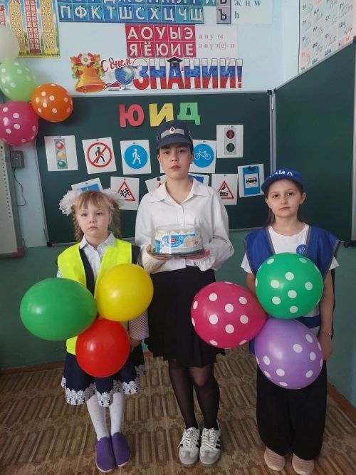 Юлда булсаң, бул өлгер, юл кагыйдәләрен бел!
