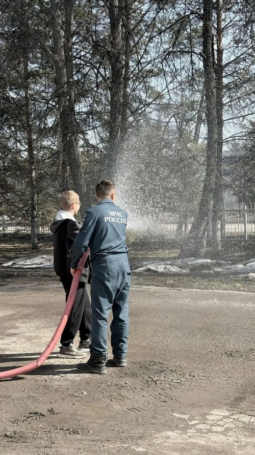 Азнакай укучылары янгын сүндерүчеләр эшен үз күзләре белән күрде