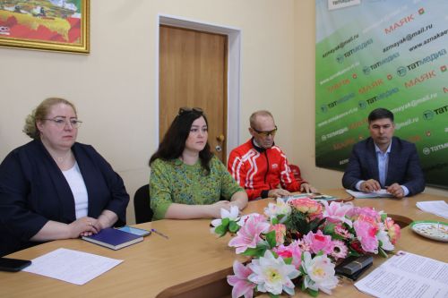 Сәламәтлек – өстенрәк: Азнакайда халыкның сәламәтлеген яхшырту турында сөйләштеләр