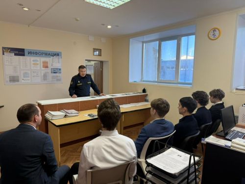 Киләчәк һөнәрен сайлыйлар: Азнакай укучылары УФСИН системасы белән танышты