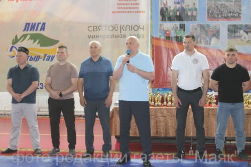 Азнакаевские борцы: на ковре памяти героев