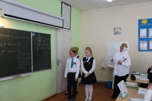 Депутат – Азнакай гимназиясендә